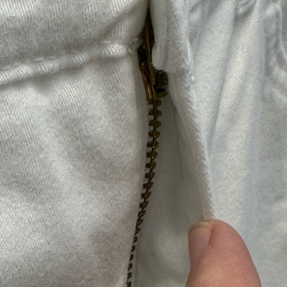 Style & Co Mid Rise Curvy Fit Rough Hem Bermuda Shorts - White - size 10 - Picture 3 of 10